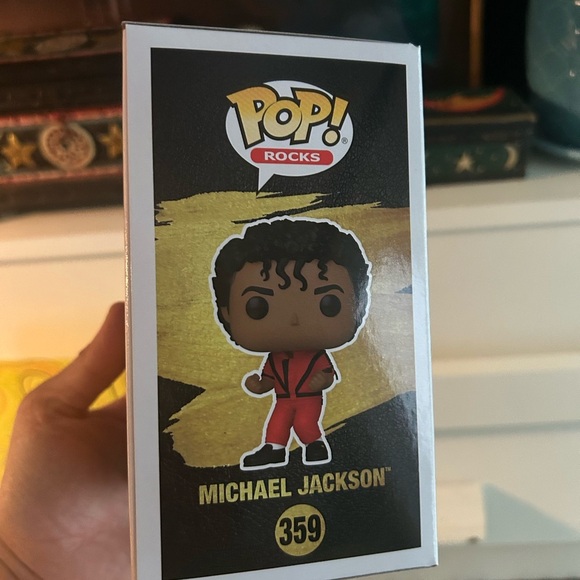 Funko Pop Micheal Jackson with Red Outfit 359 - Picture 4 of 8